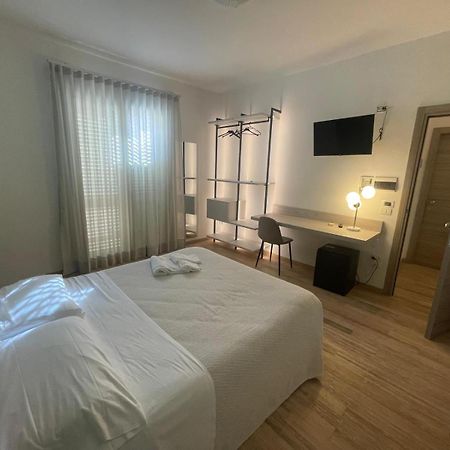 Albergo Perseo Portopalo Di Capo Passero Экстерьер фото