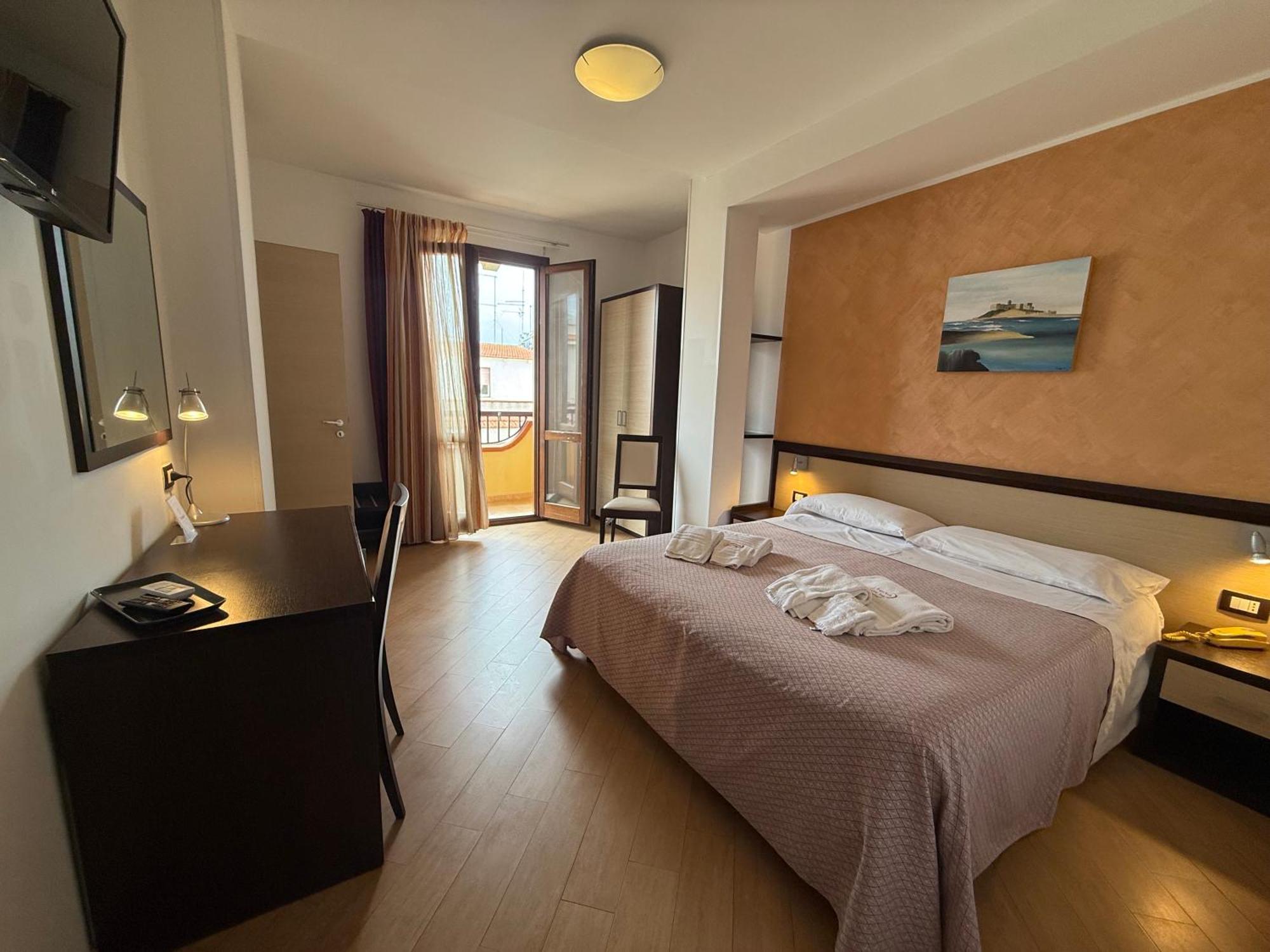 Albergo Perseo Portopalo Di Capo Passero Экстерьер фото