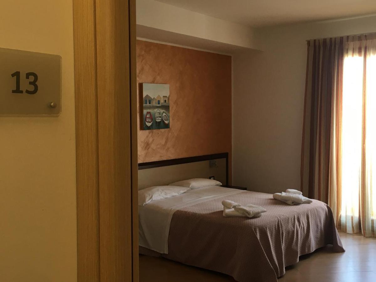 Albergo Perseo Portopalo Di Capo Passero Экстерьер фото